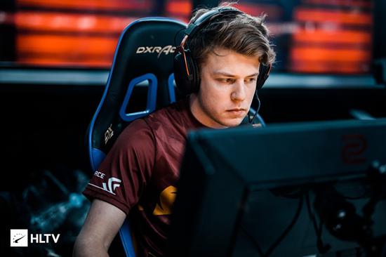 乘风儿连续犯罪 icon辛德拉重手杀戮 icon队横扫赵志铭队