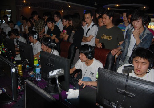 英雄联盟UZI退役，国外LOL圈纷纷祝福