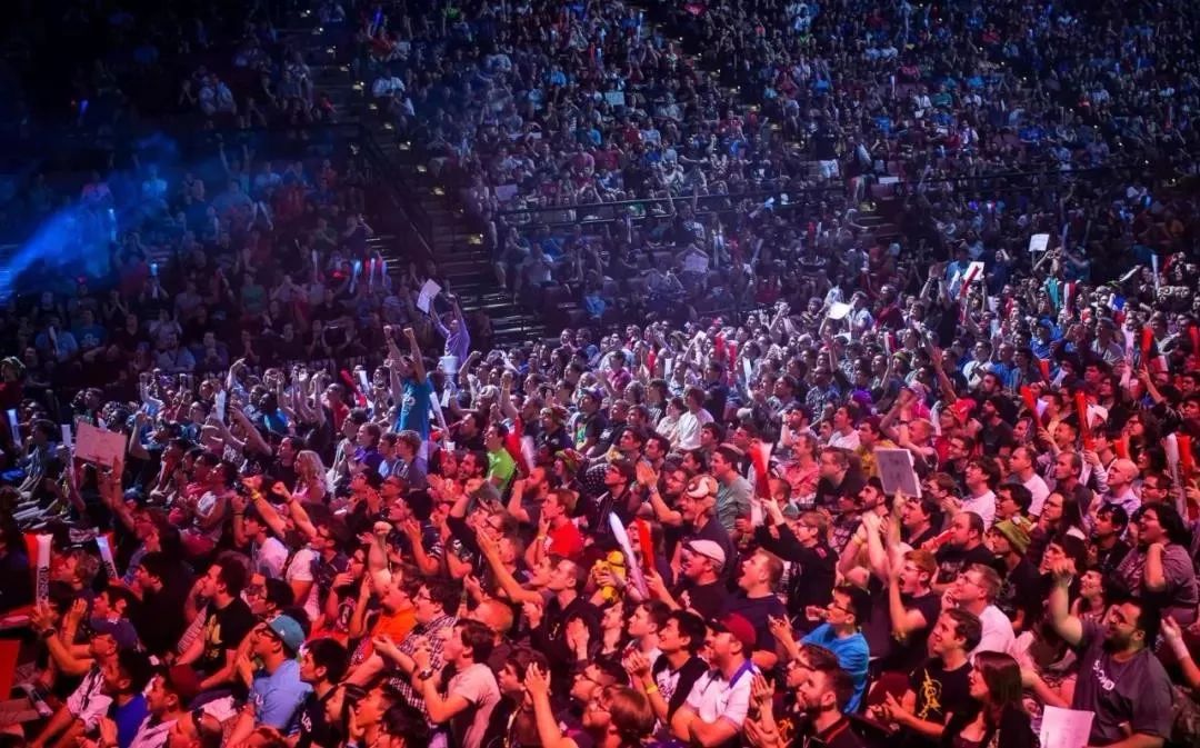 我无法带领团队！ NiKo 的22个击杀无力拯救团队。G2在中期陷入沉睡。 Heroic 以13-6赢得了第一张地图。